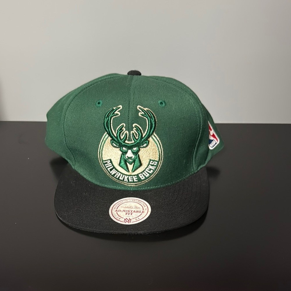 Mitchell & Ness Milwaukee Bucks Green and Black Cap